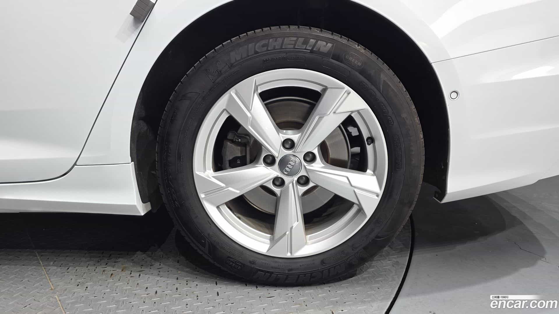 A6 Audi 2019.9-OUTER-031