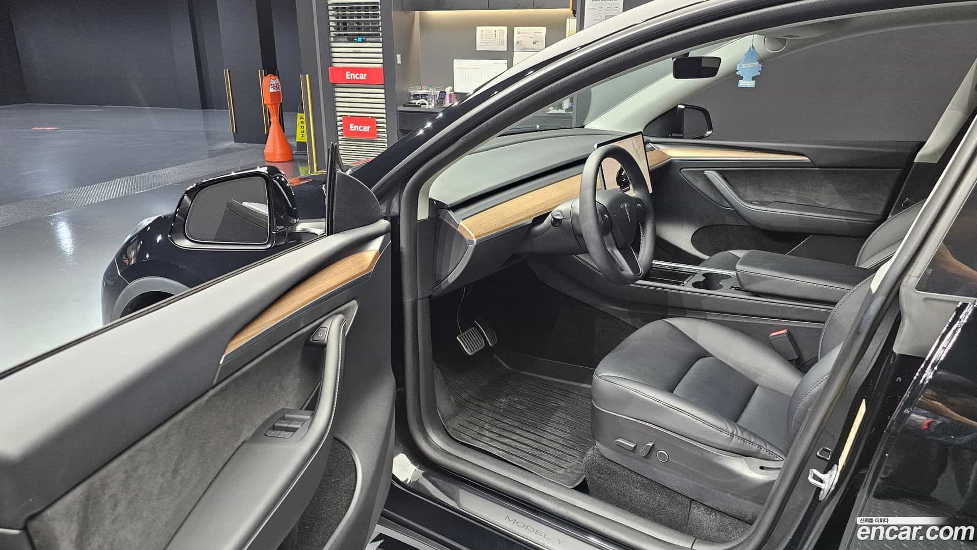 Model Y Tesla 2022.10-INNER-010