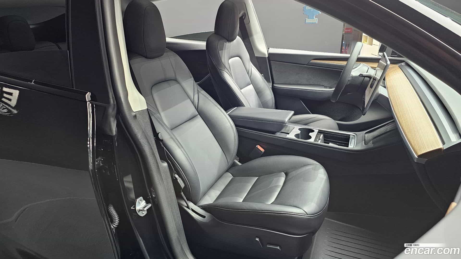 Model Y Tesla 2022.10-OPTION-016