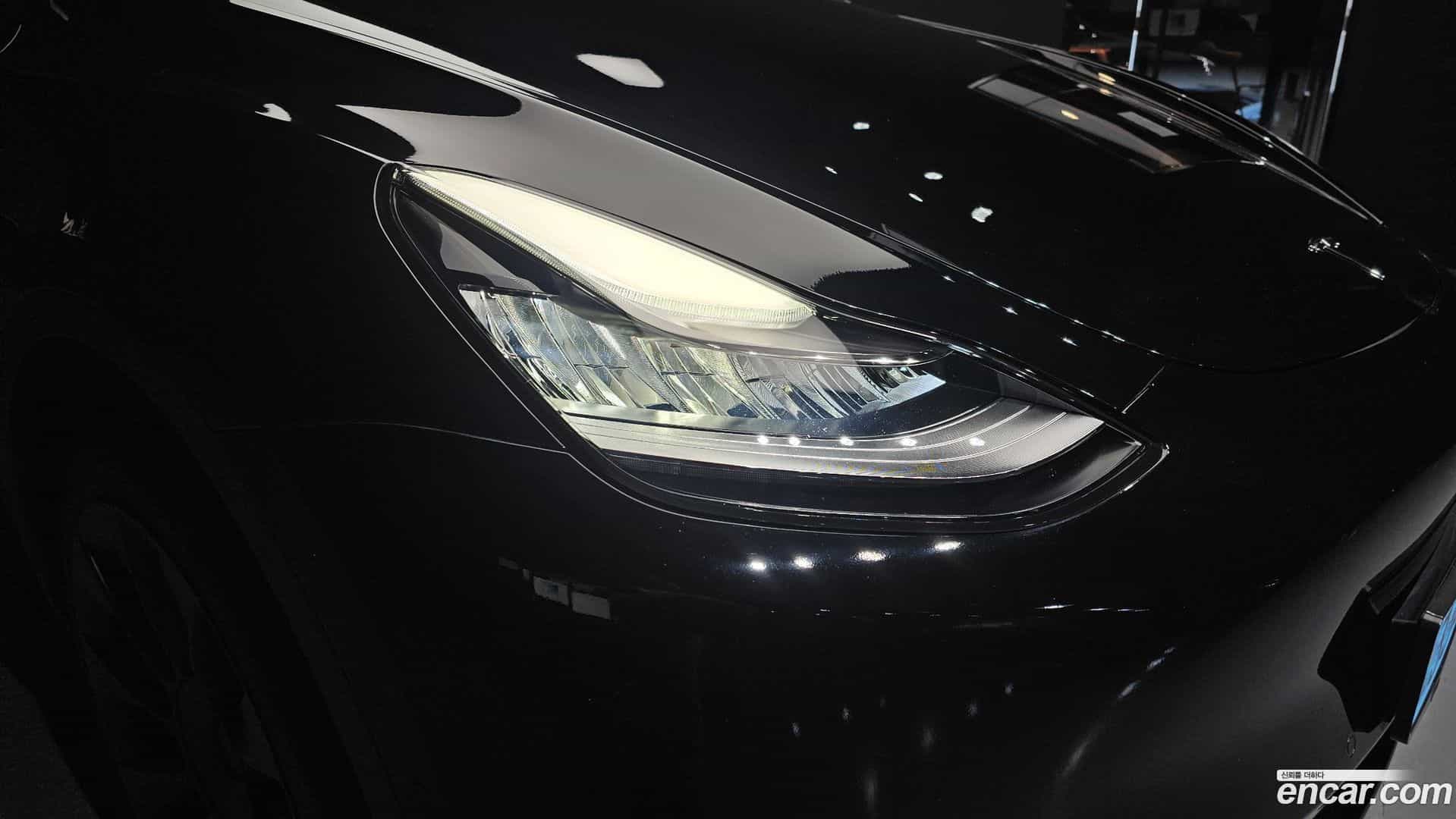 Model Y Tesla 2022.10-OUTER-032