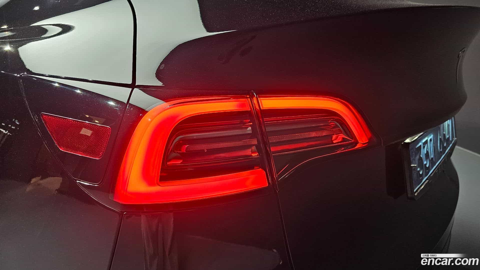 Model Y Tesla 2022.10-OUTER-033