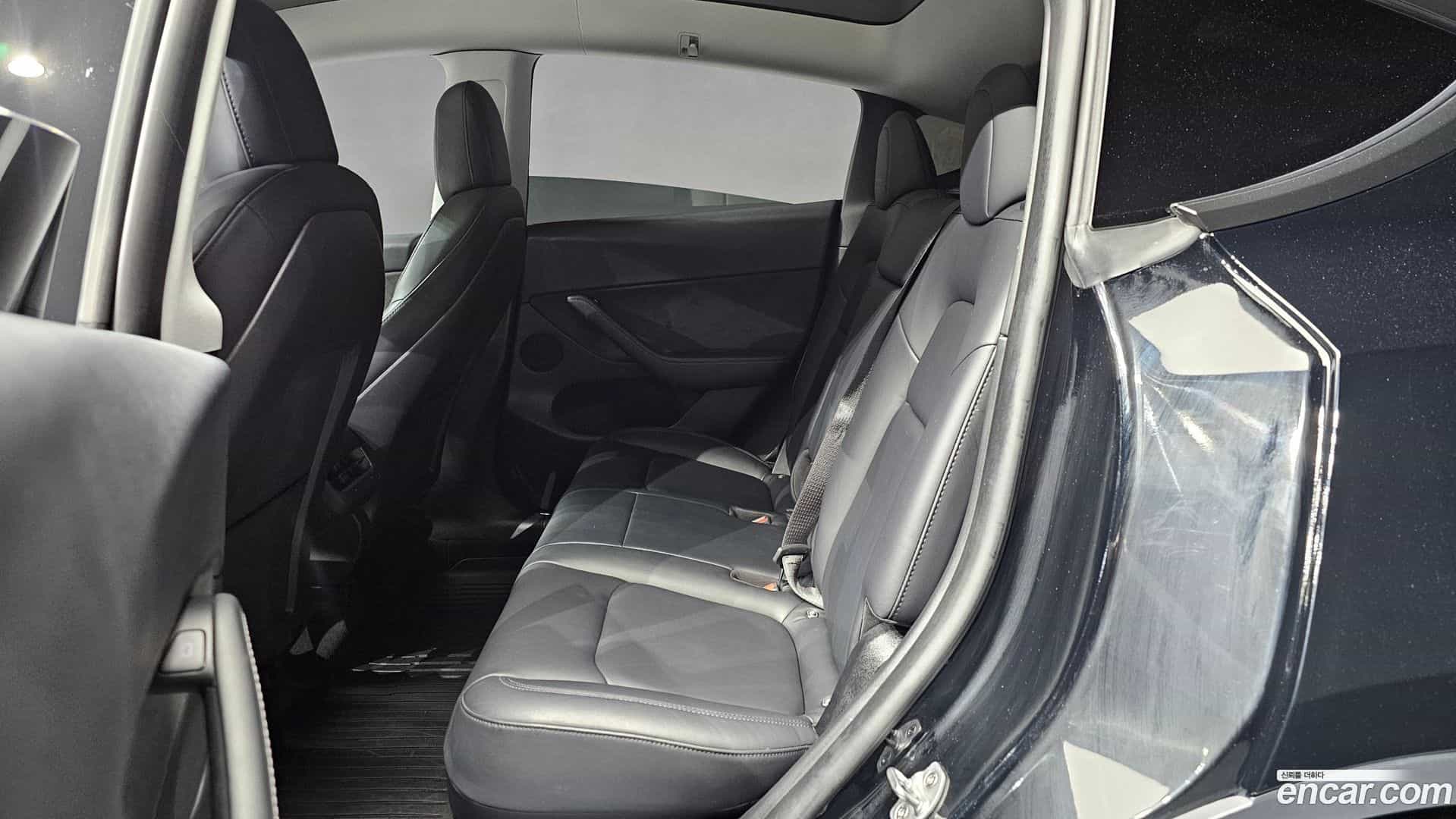 Model Y Tesla 2022.10-INNER-036