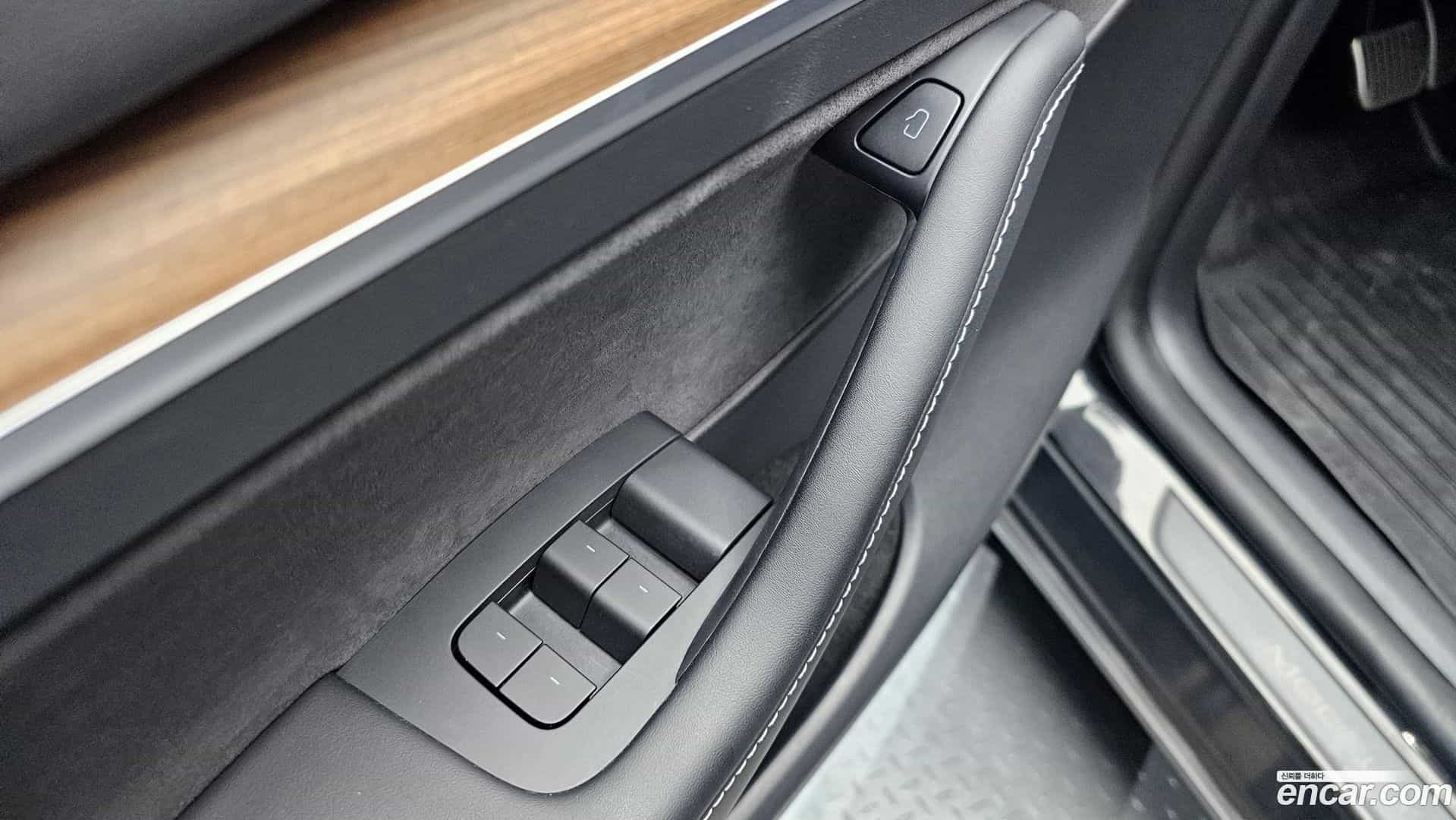 Model Y Tesla 2022.10-OPTION-040