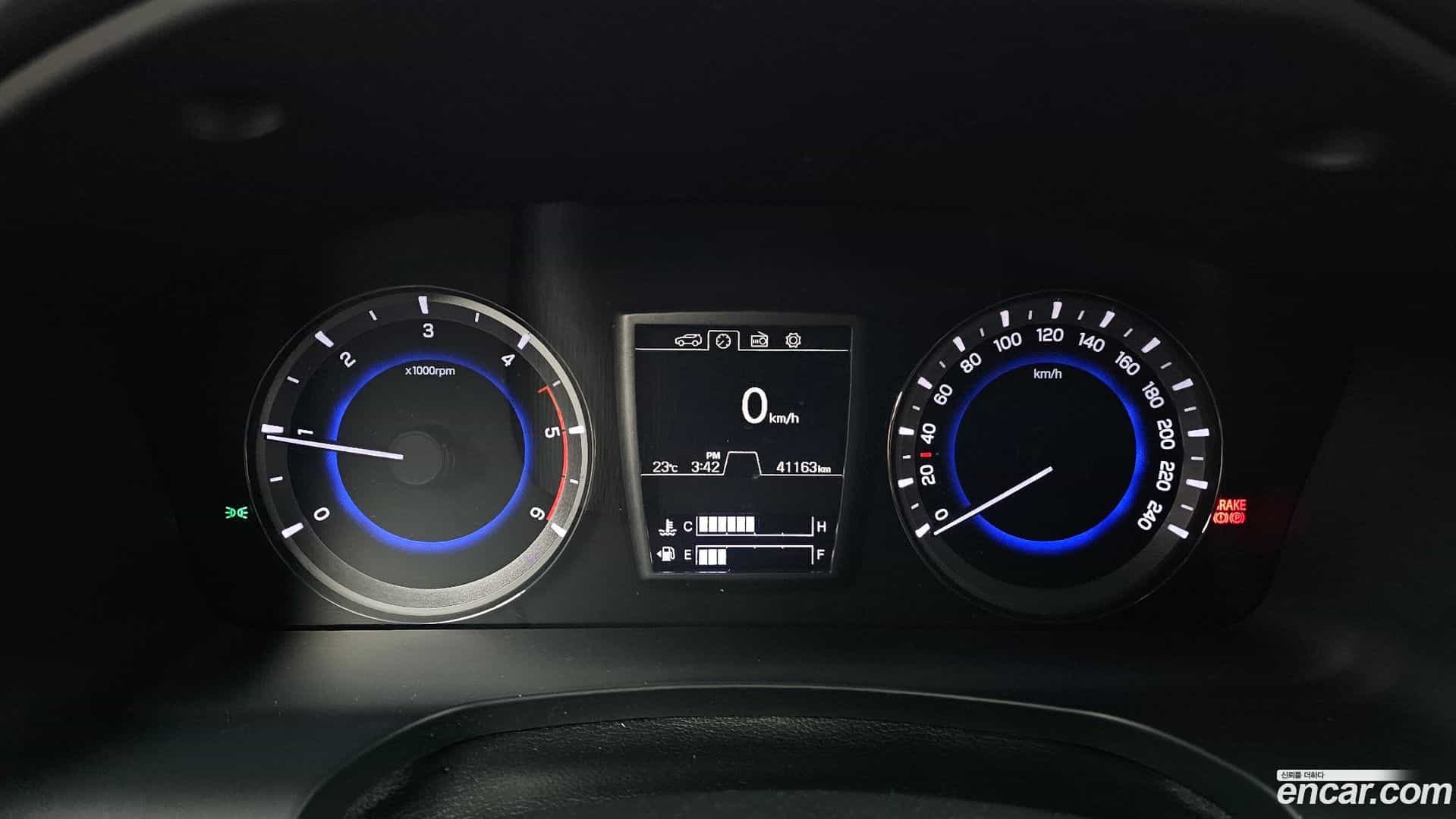 Rexton KG Mobility 2019.9-INNER-008