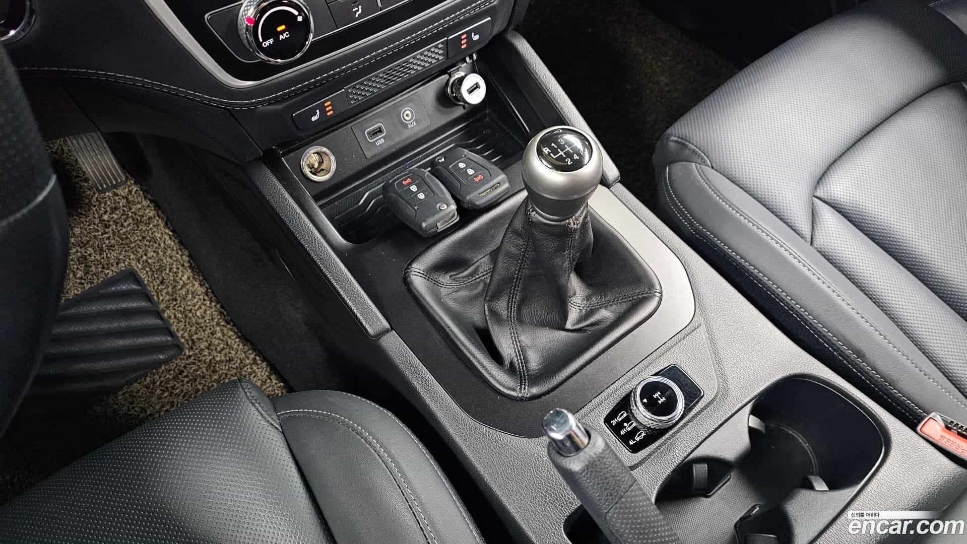 Rexton KG Mobility 2019.9-INNER-009