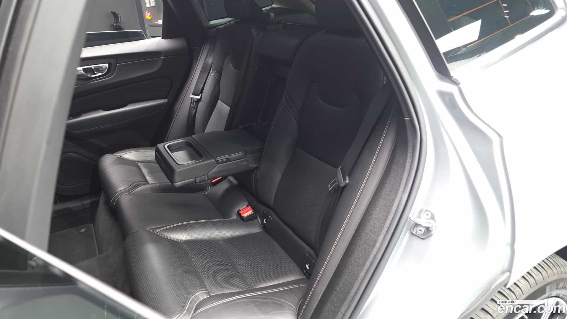 XC60 Volvo 2019.4-OPTION-016