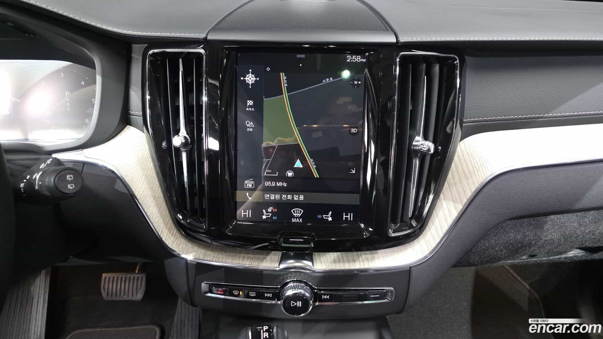 XC60 Volvo 2019.4-OPTION-017
