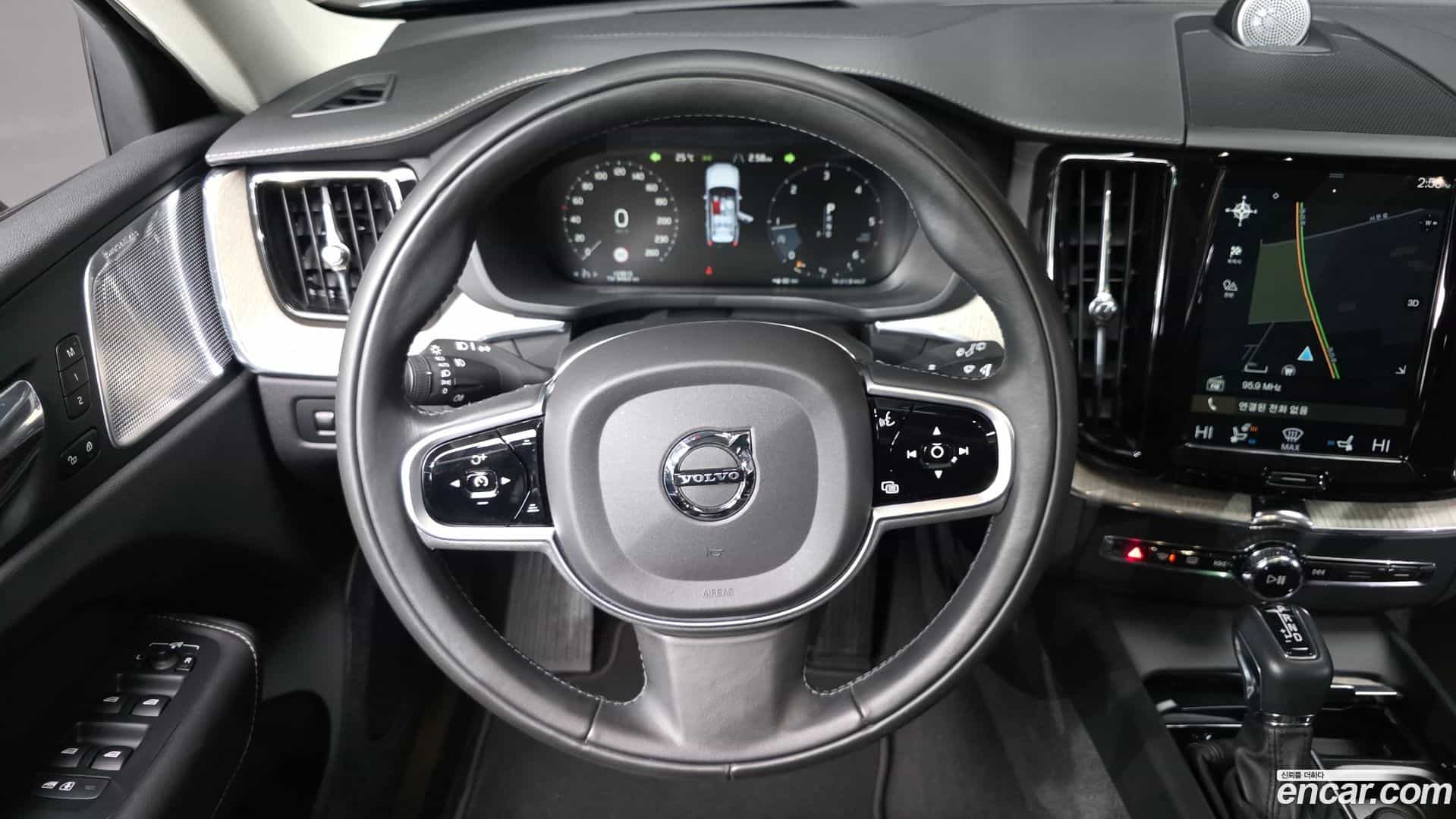 XC60 Volvo 2019.4-OPTION-018