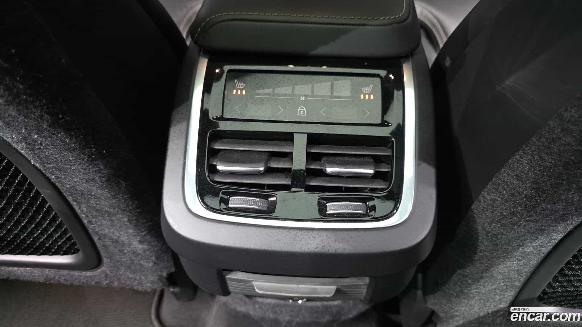 XC60 Volvo 2019.4-OPTION-041