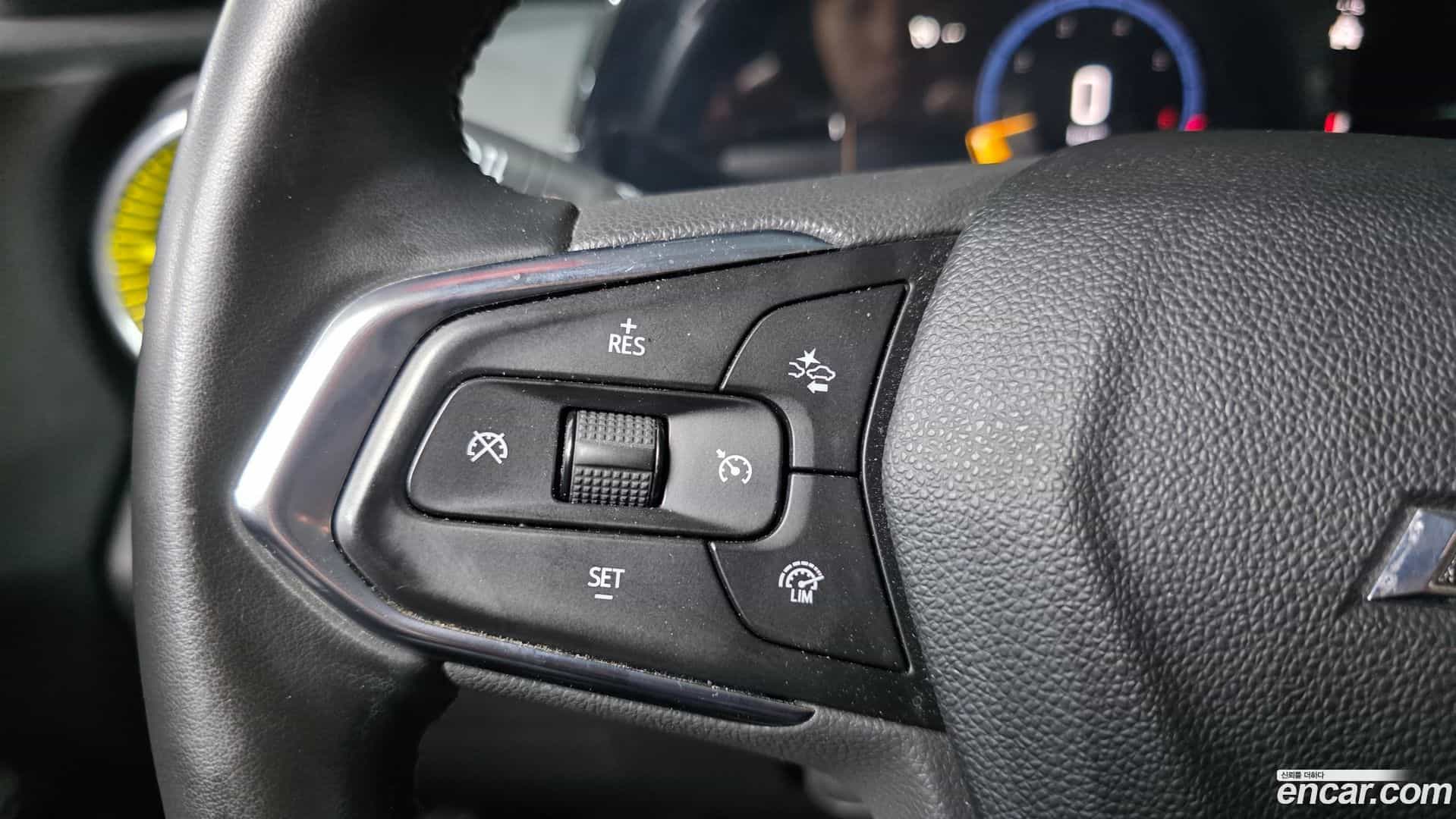 Trax Chevrolet 2023.3-OPTION-043