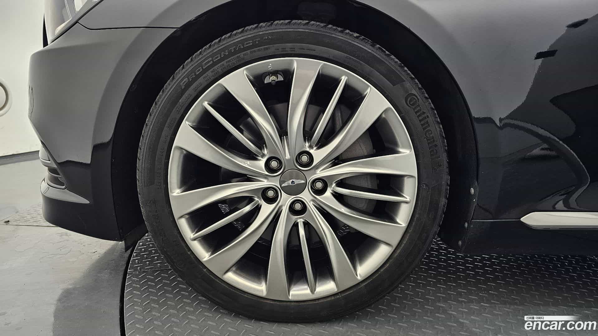 Genesis Hyundai 2015.8-OUTER-005