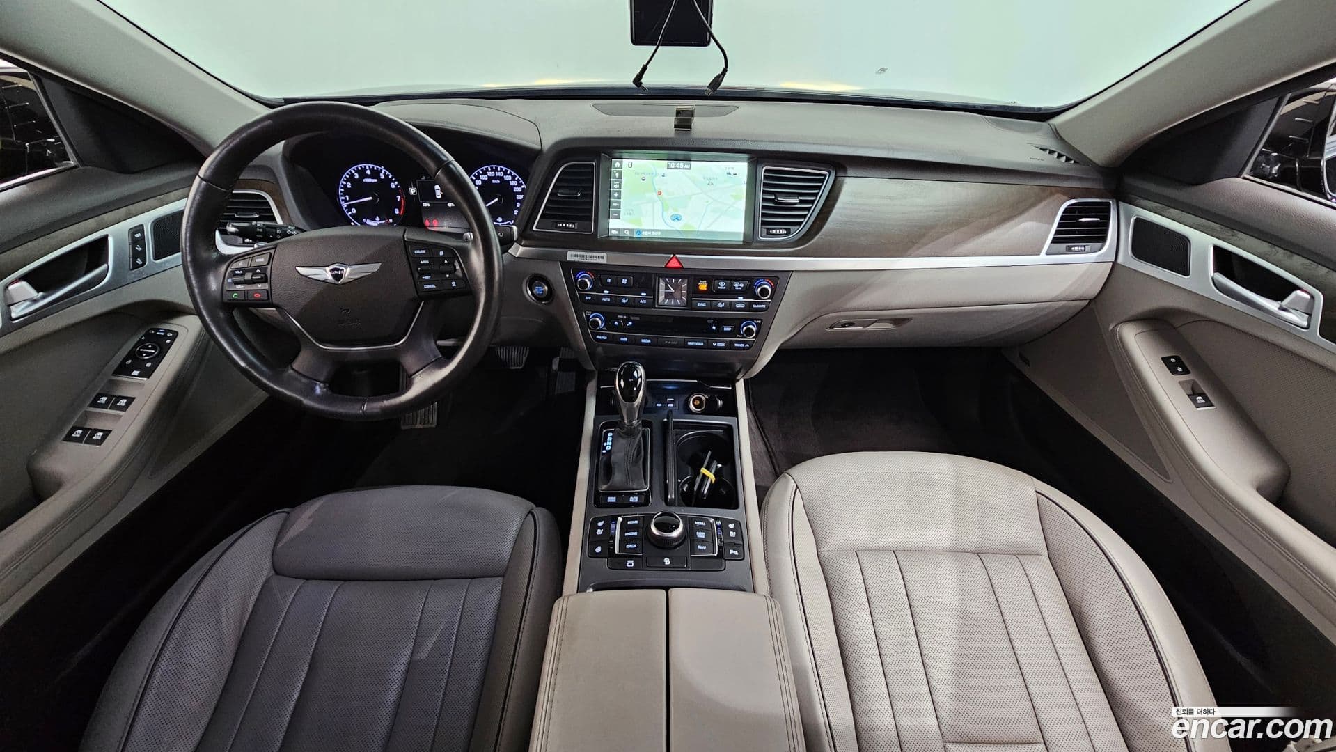 Main__Slider__Photo:Genesis Hyundai 2015.8-6
