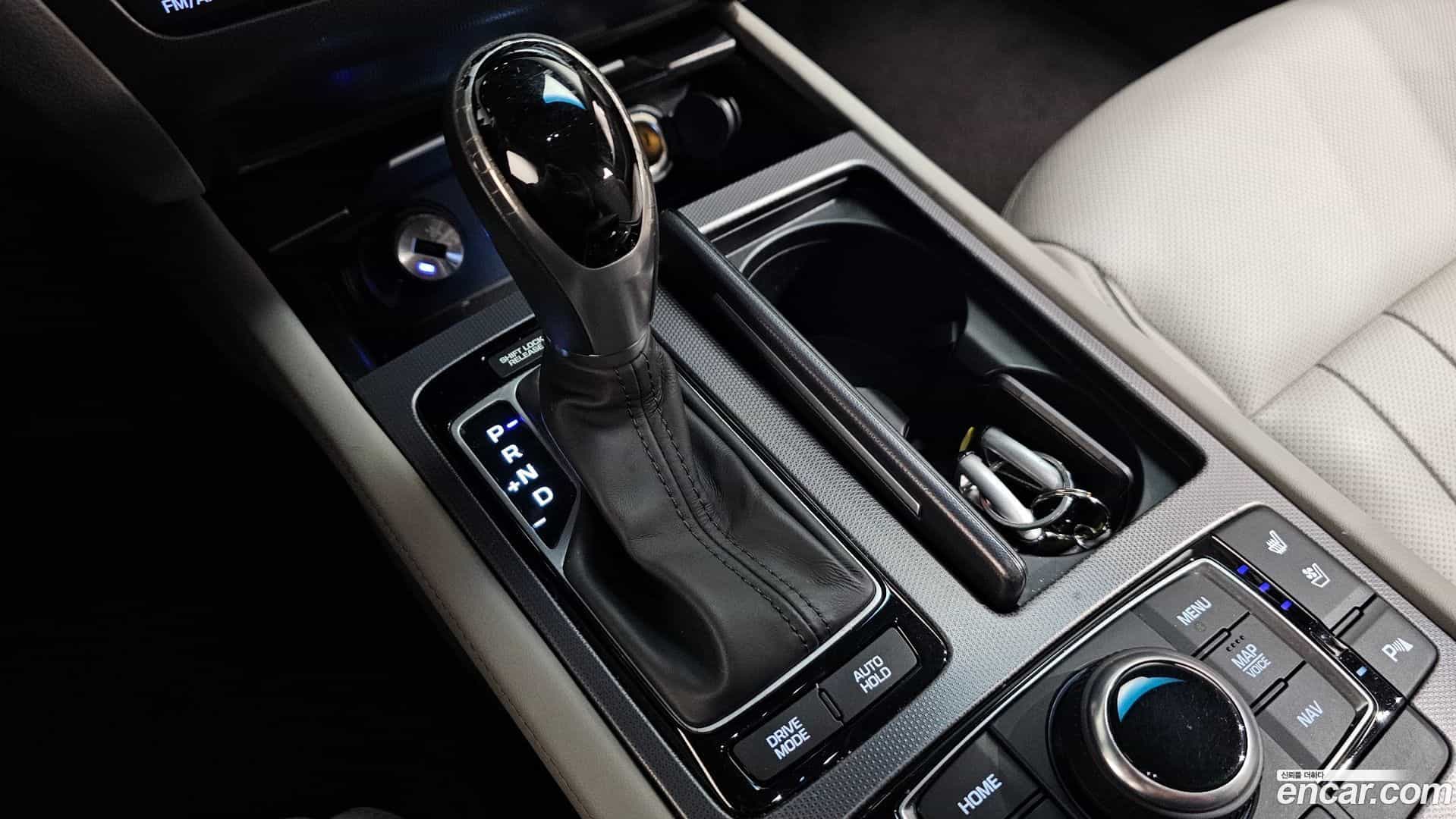 Genesis Hyundai 2015.8-INNER-009