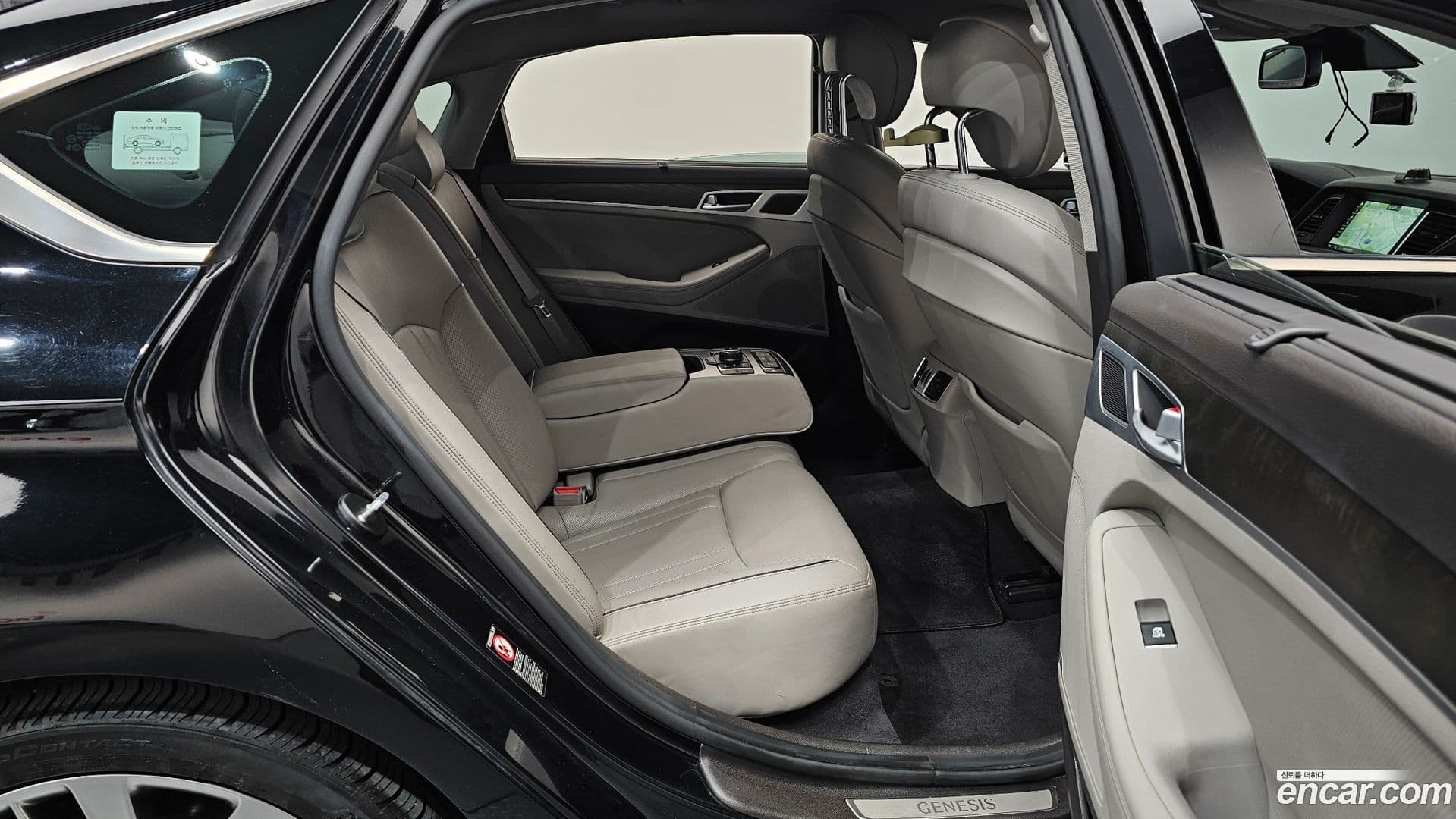 Main__Slider__Photo:Genesis Hyundai 2015.8-10