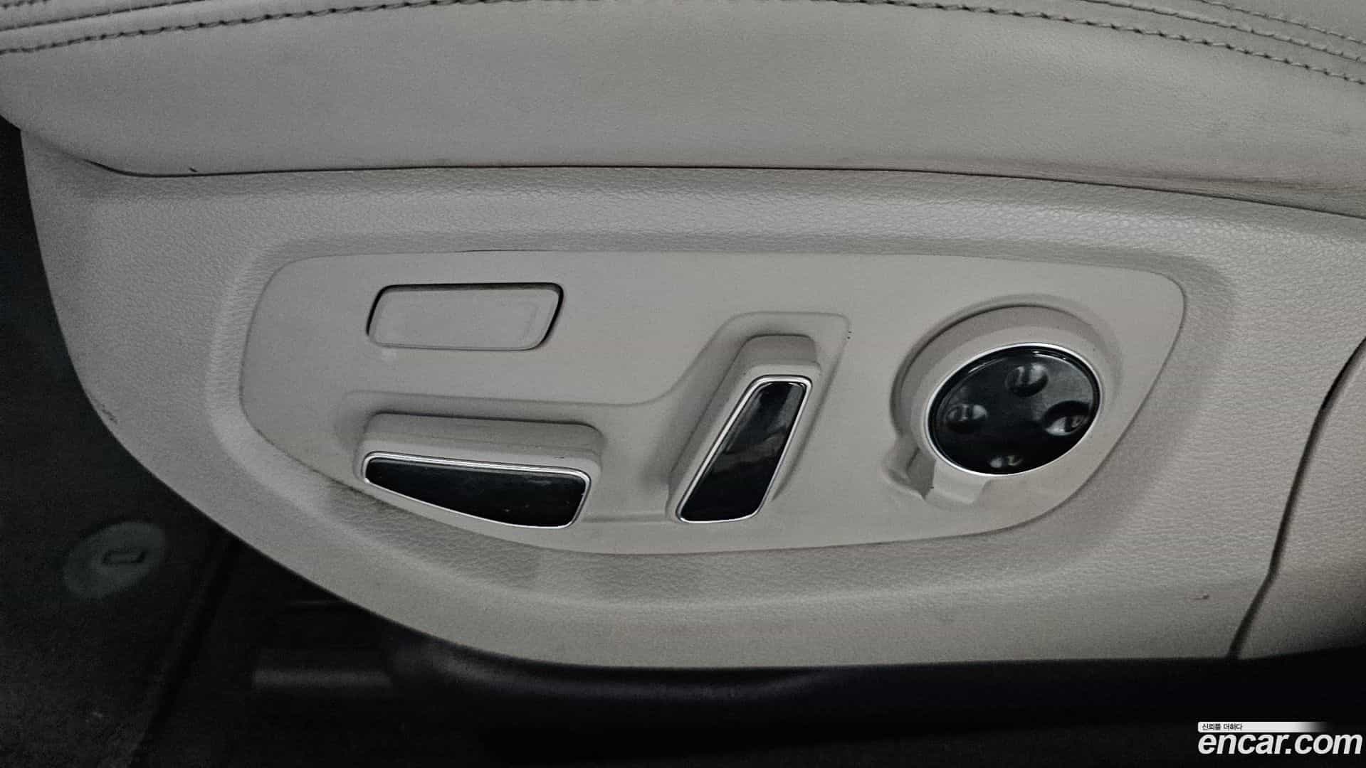 Genesis Hyundai 2015.8-OPTION-044