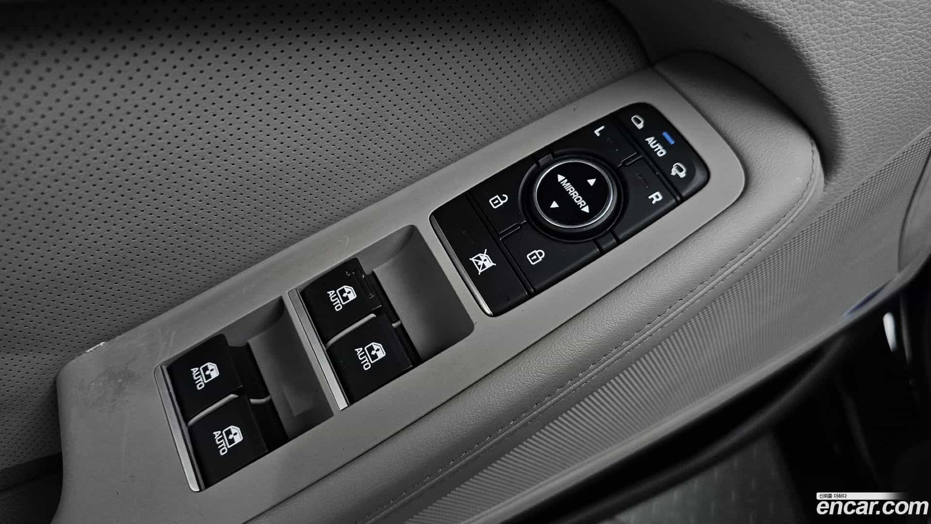 Genesis Hyundai 2015.8-OPTION-049