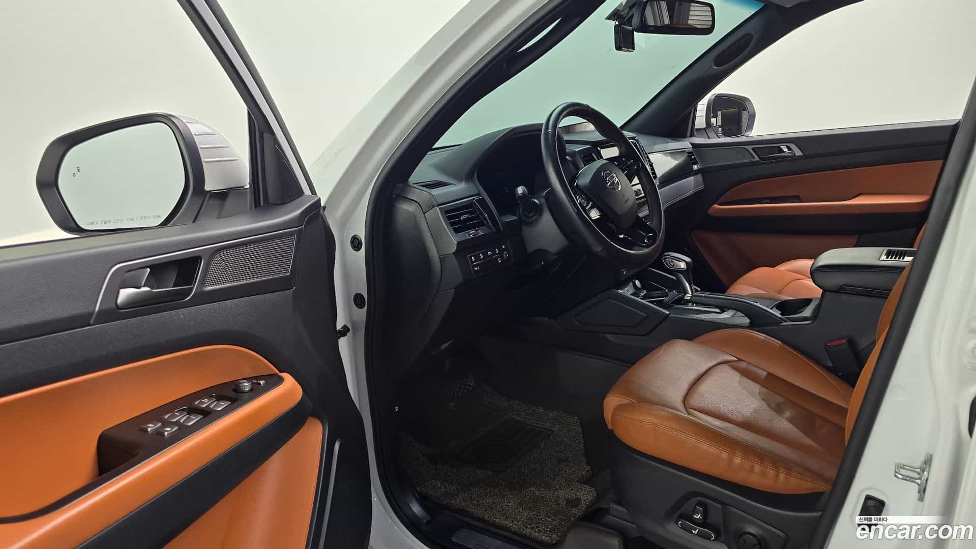 Rexton KG Mobility 2022.2-INNER-010