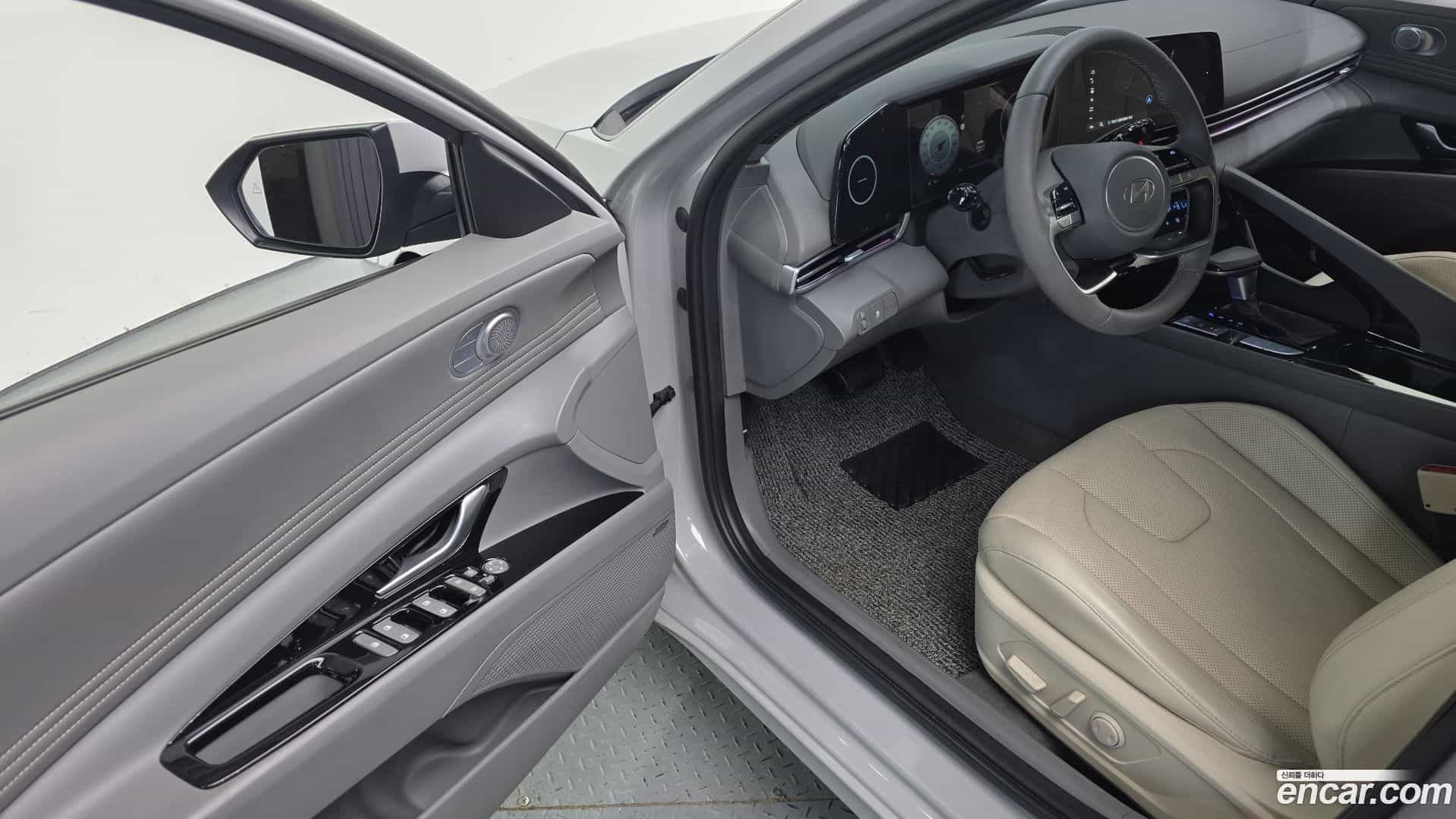 AVANTE Hyundai 2023.7-OPTION-016