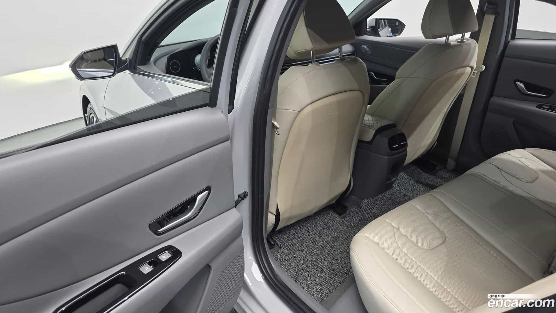 AVANTE Hyundai 2023.7-OPTION-041