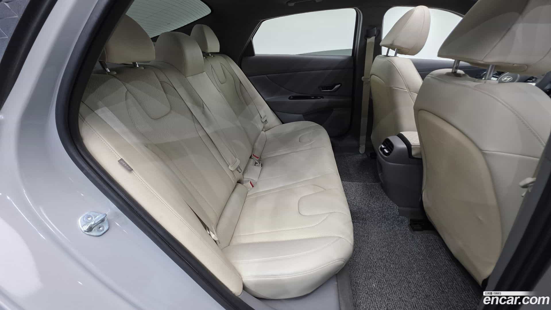 AVANTE Hyundai 2023.7-OPTION-044