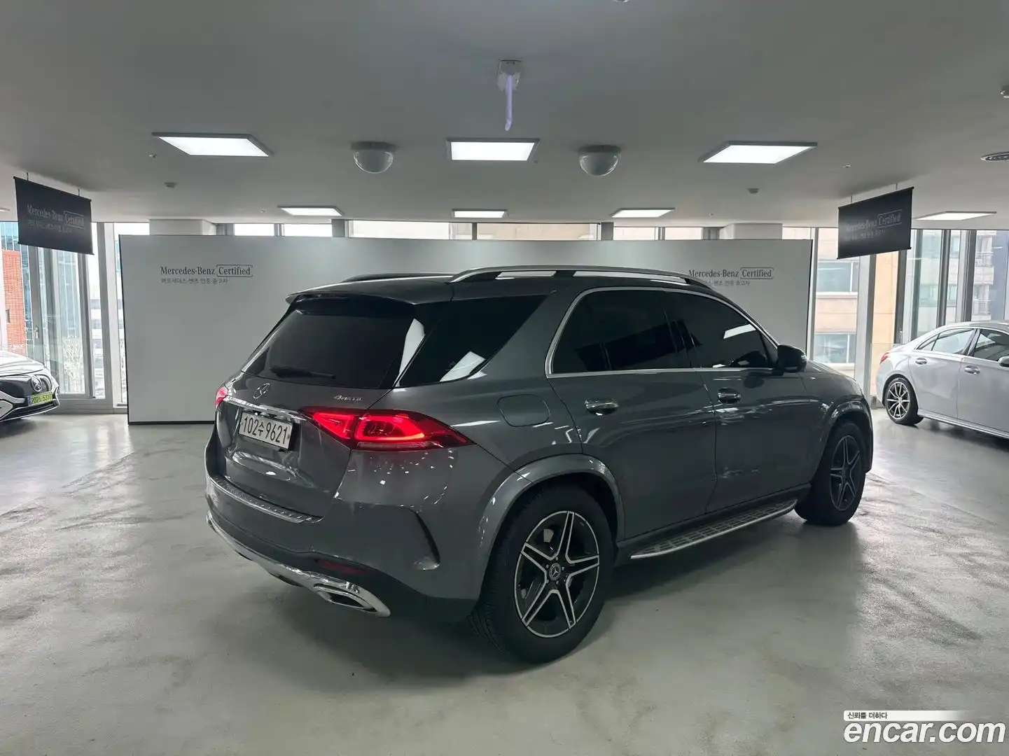 GLE-Class Mercedes-Benz 2020.8-OUTER-002