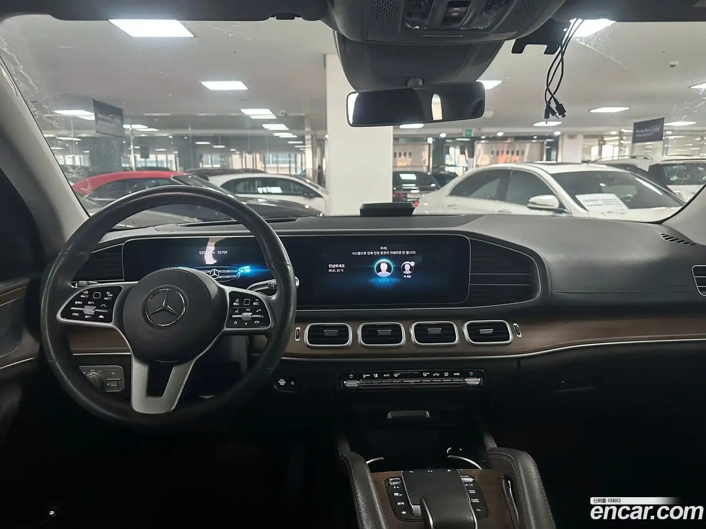 GLE-Class Mercedes-Benz 2020.8-INNER-007