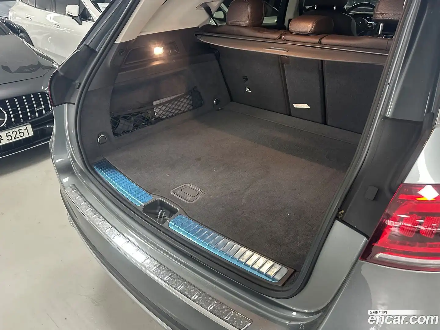 GLE-Class Mercedes-Benz 2020.8-OPTION-015