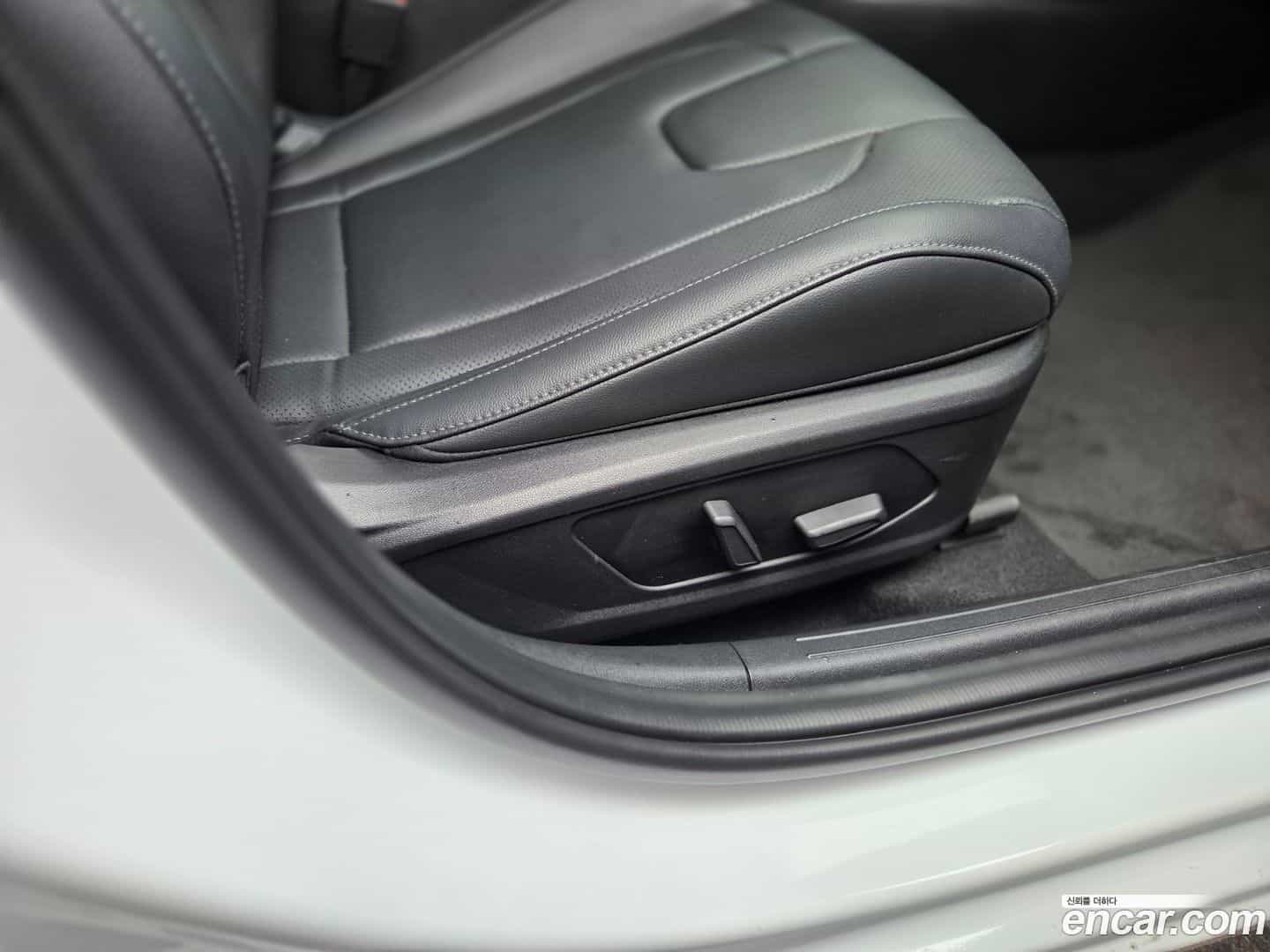 AVANTE Hyundai 2022.6-OPTION-016