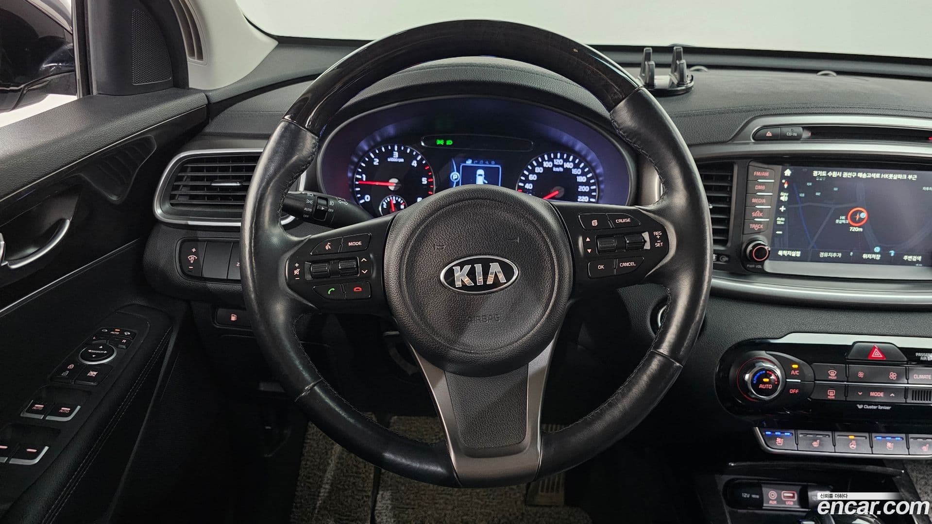 Main__Slider__Photo:Sorento Kia 2015.8-11
