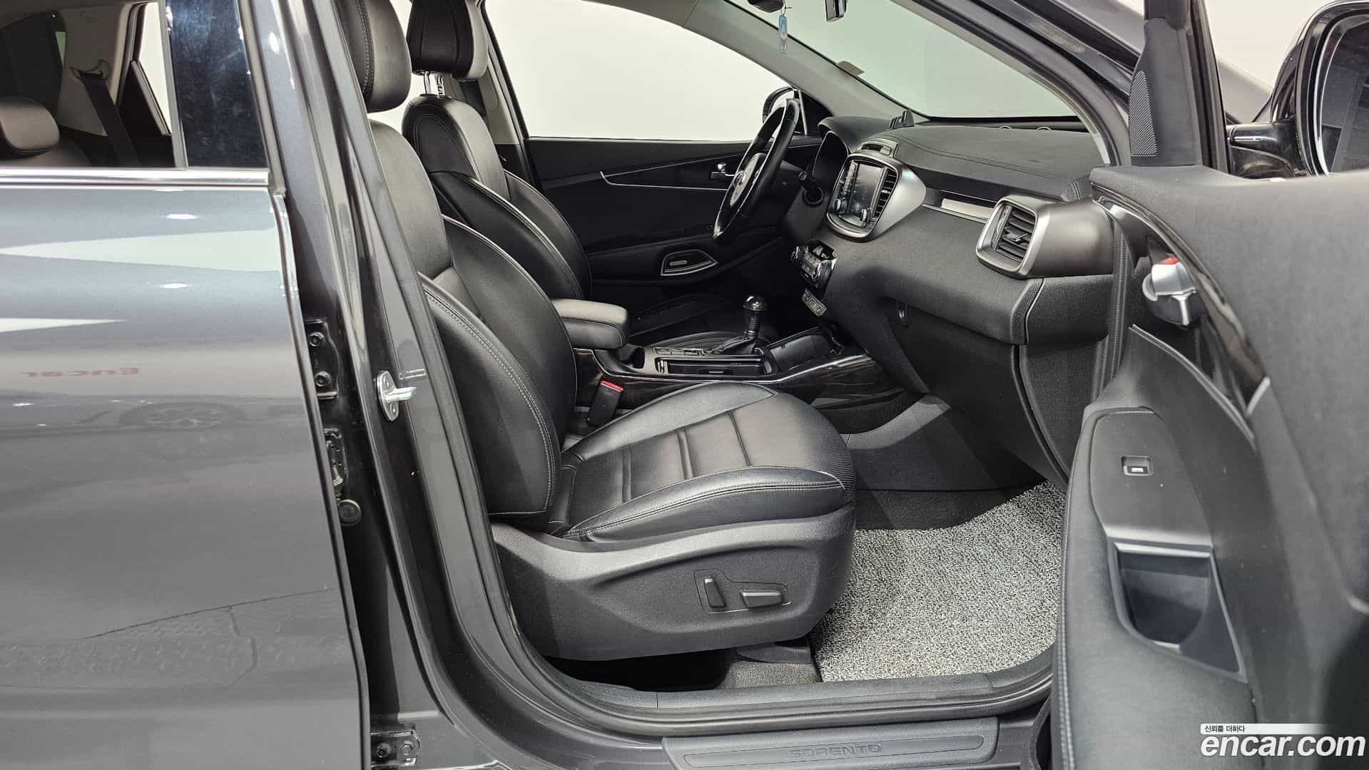 Sorento Kia 2015.8-INNER-036