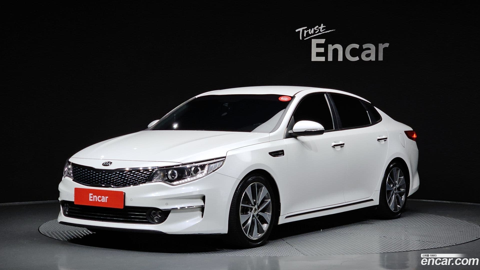 Main__Slider__Photo:K5 Kia 2015.10-0
