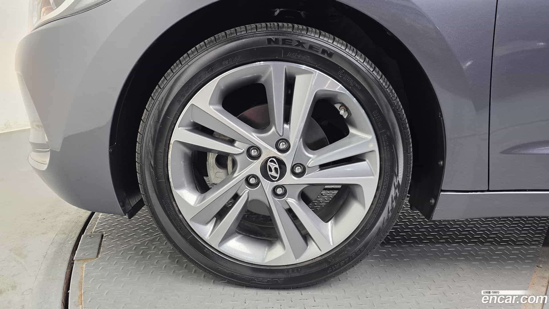 AVANTE Hyundai 2016.10-OUTER-005