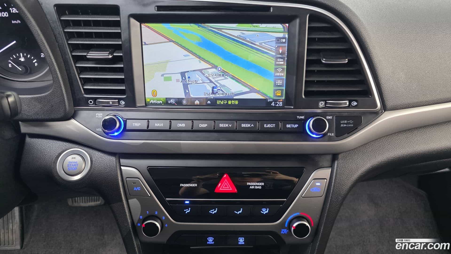 AVANTE Hyundai 2016.10-OPTION-019