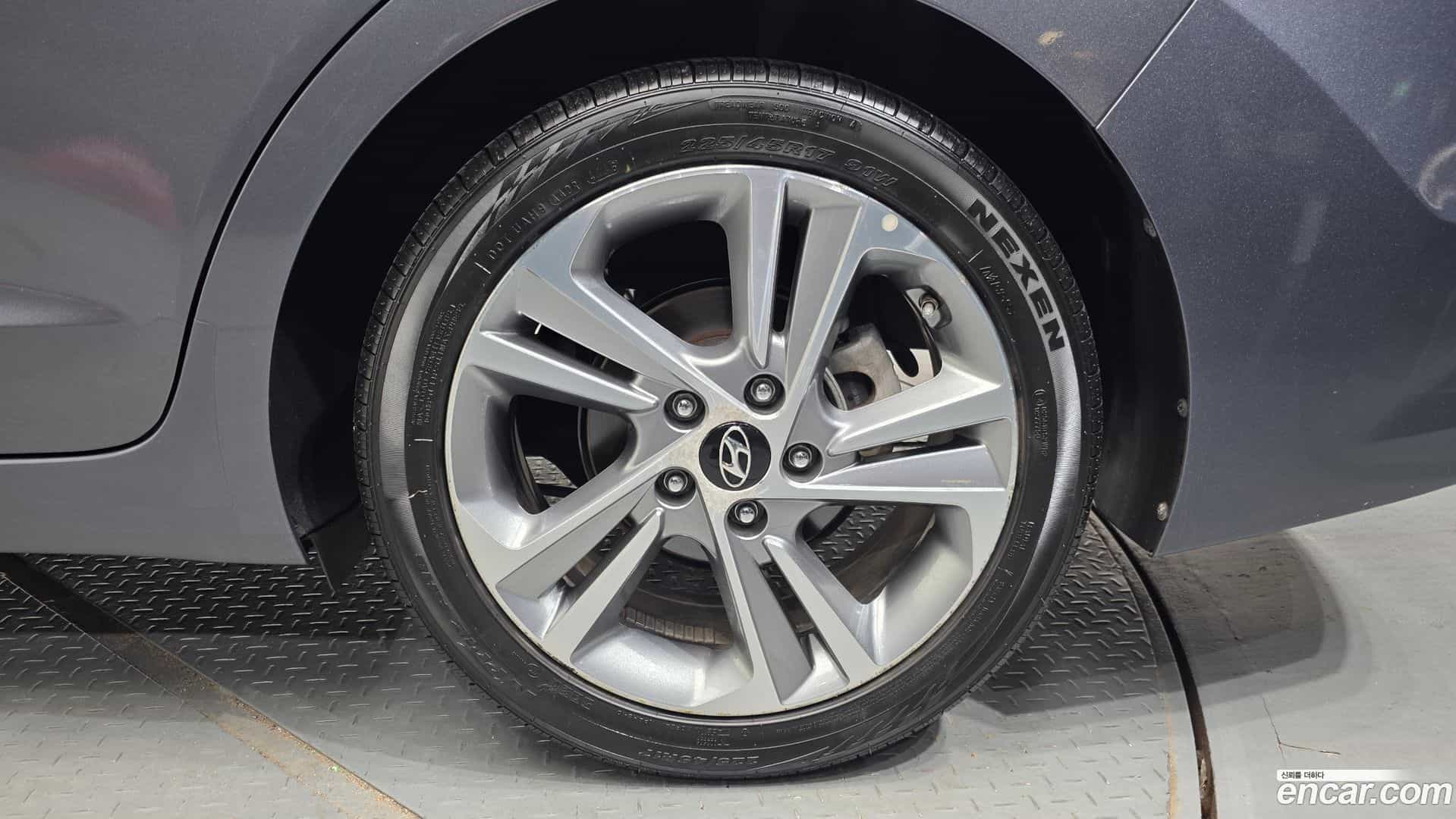 AVANTE Hyundai 2016.10-OUTER-031