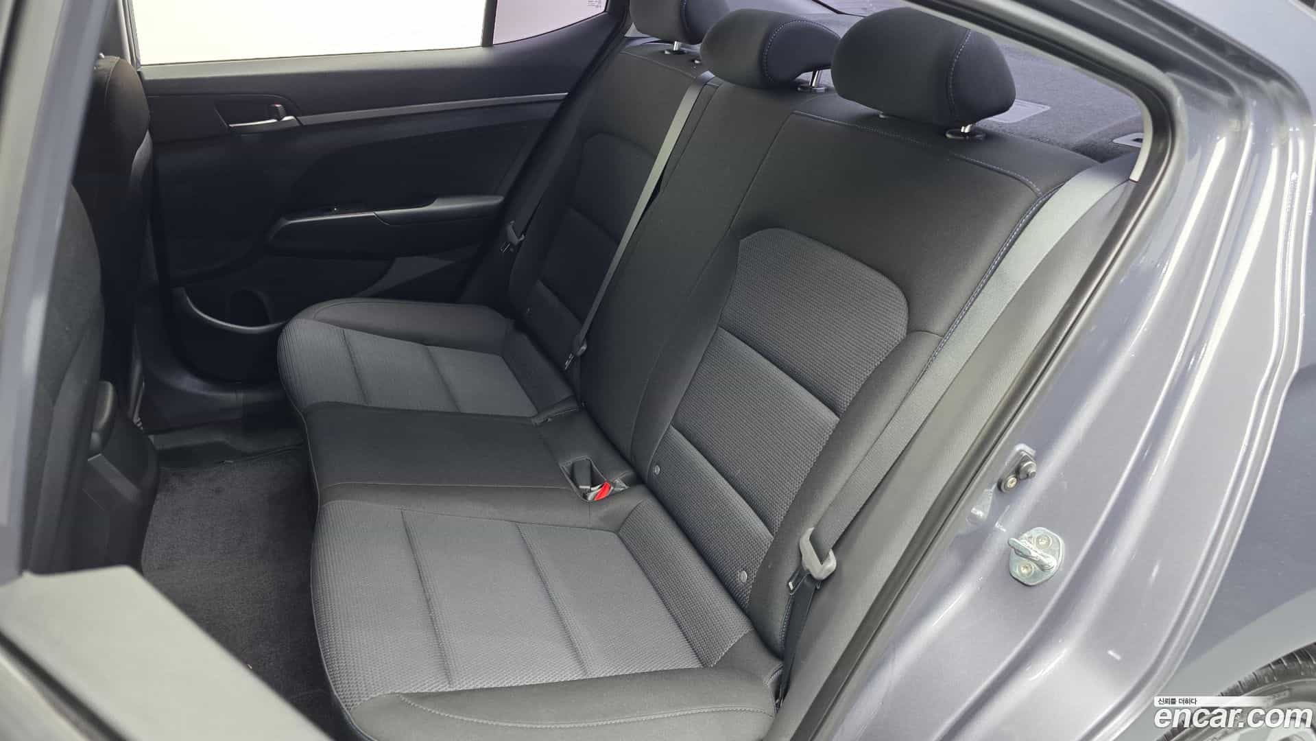 AVANTE Hyundai 2016.10-INNER-036