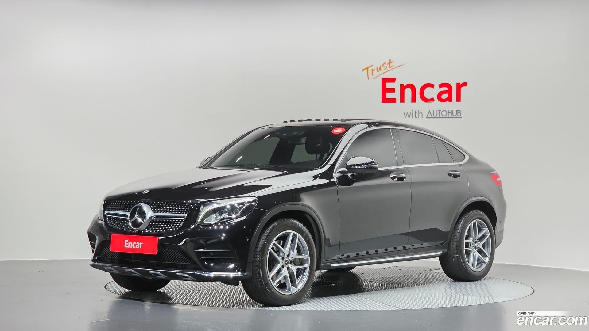 Main__Slider__Photo:GLC-Class Mercedes-Benz 2018.3-0