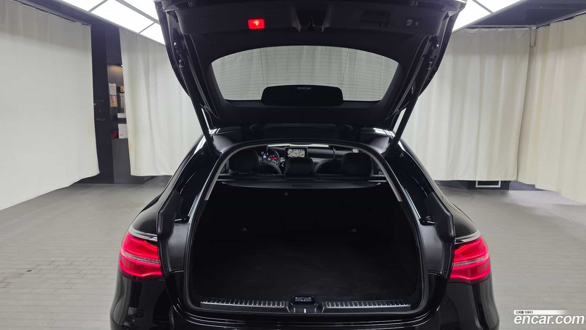 GLC-Class Mercedes-Benz 2018.3-OPTION-024