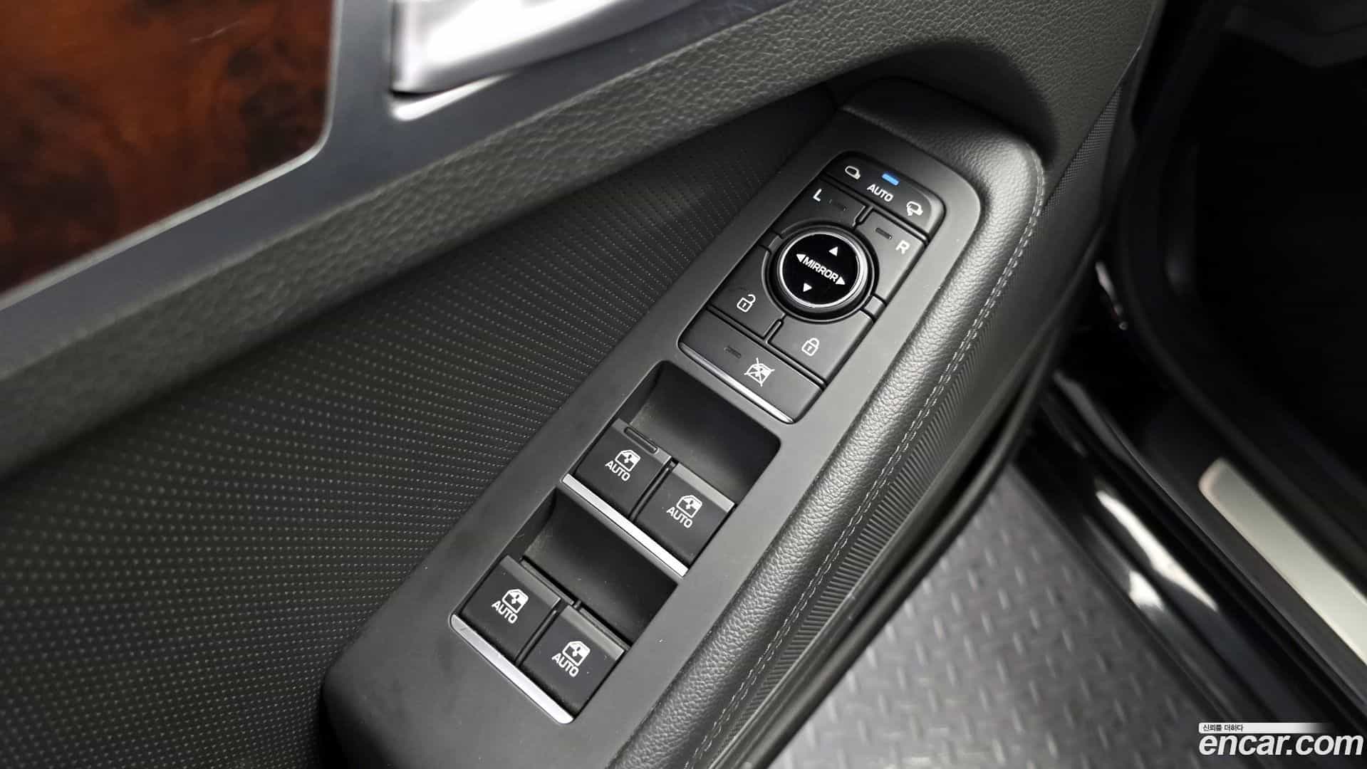 Genesis Hyundai 2016.2-OPTION-041