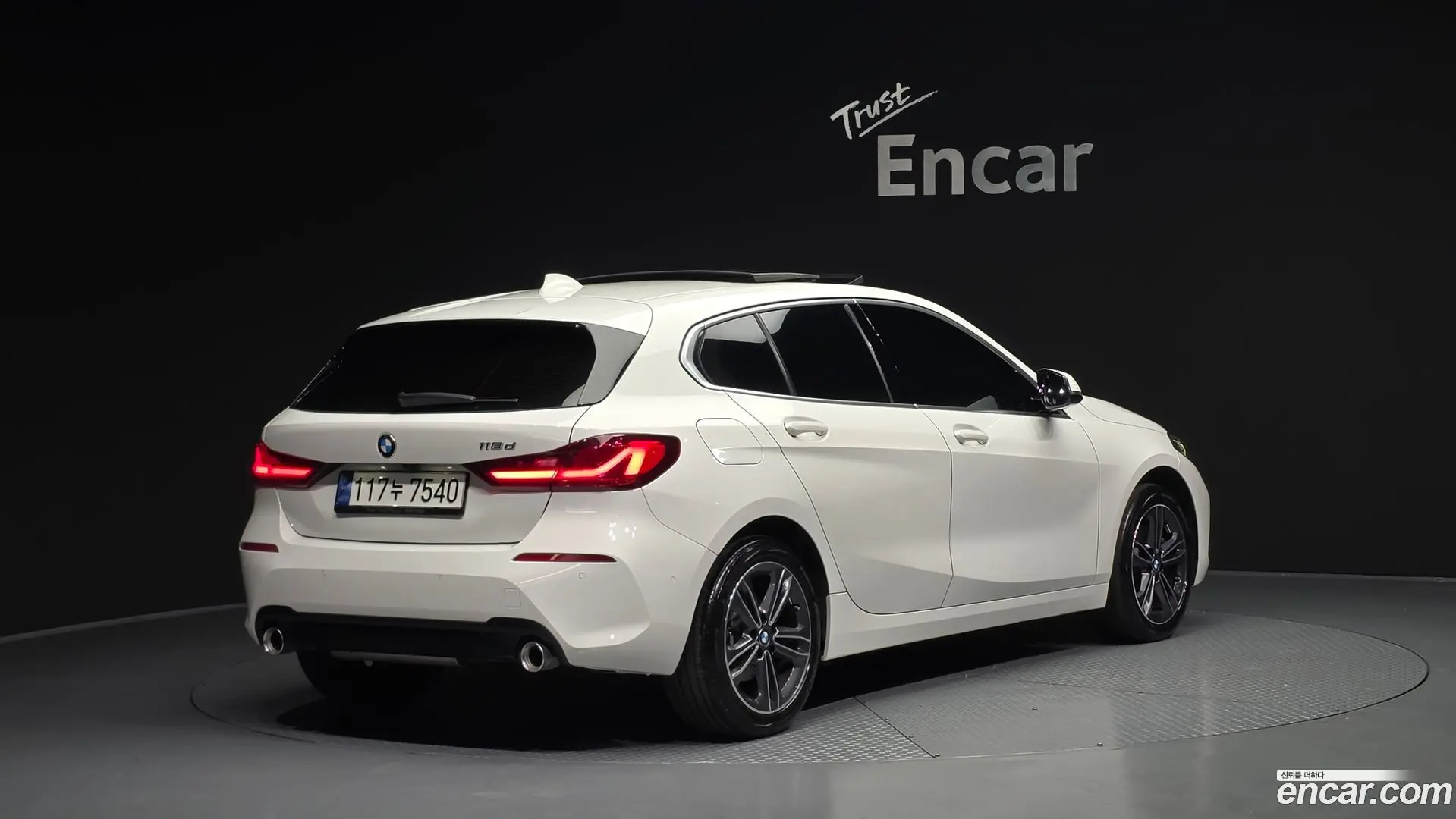 Main__Slider__Photo:1-Series BMW 2020.3-1