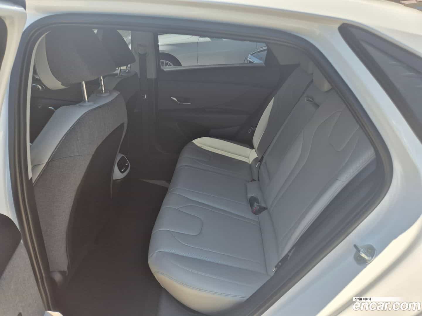 AVANTE Hyundai 2021.11-OPTION-022