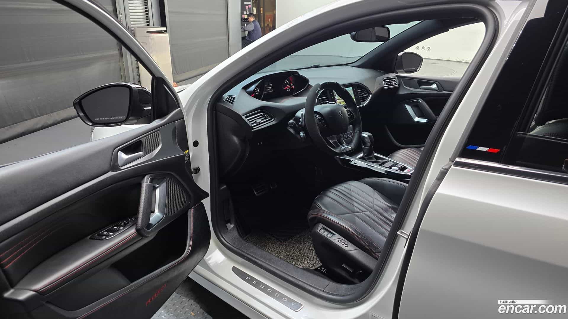 308 Peugeot 2017.11-INNER-010