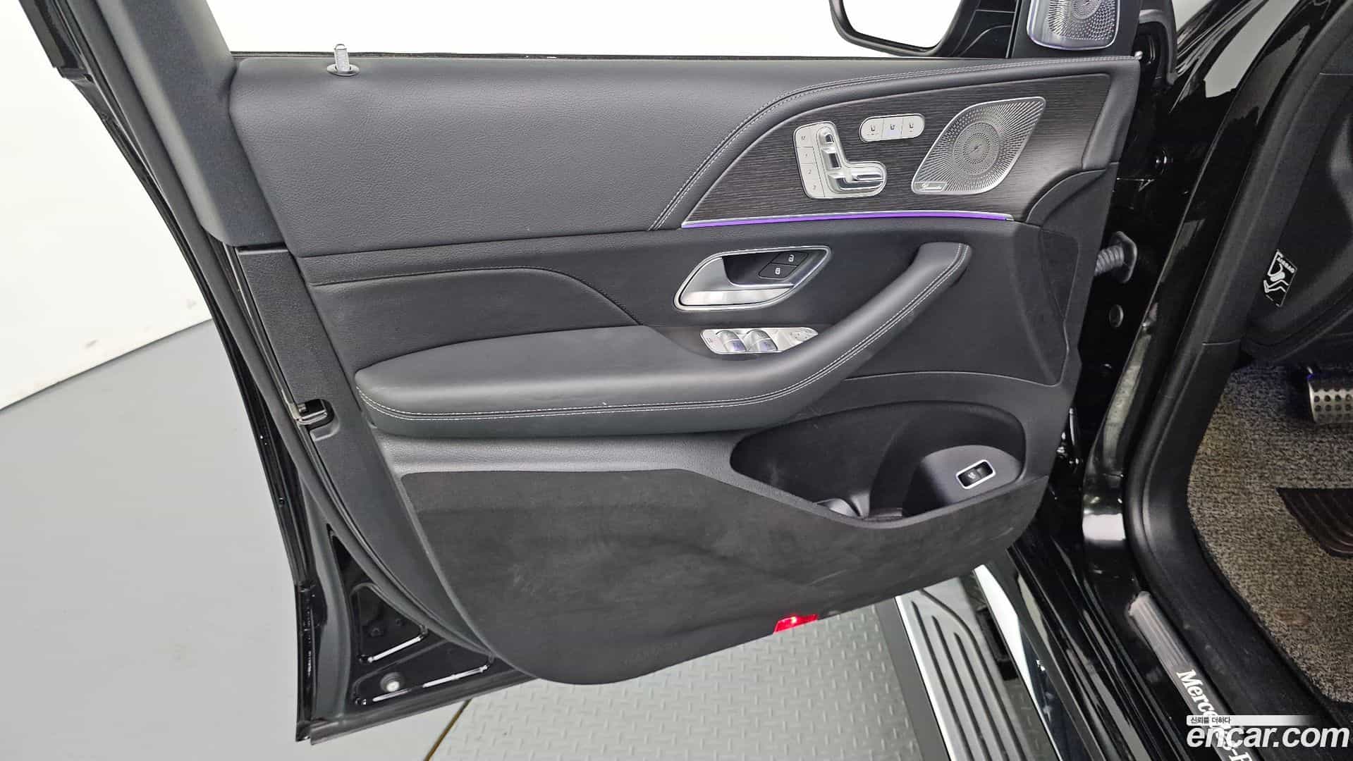 GLS-Class Mercedes-Benz 2022.9-INNER-034