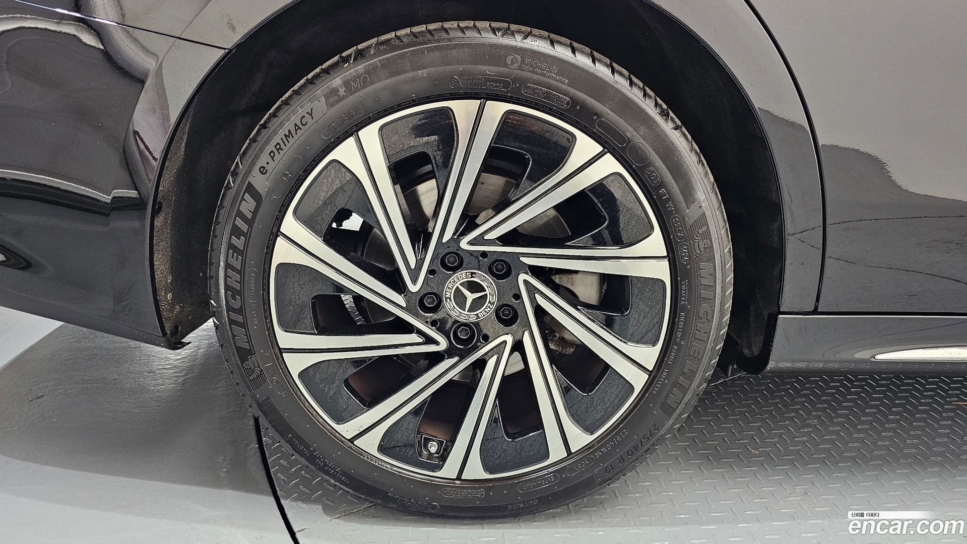Main__Slider__Photo:E-Class Mercedes-Benz 2024.6-4