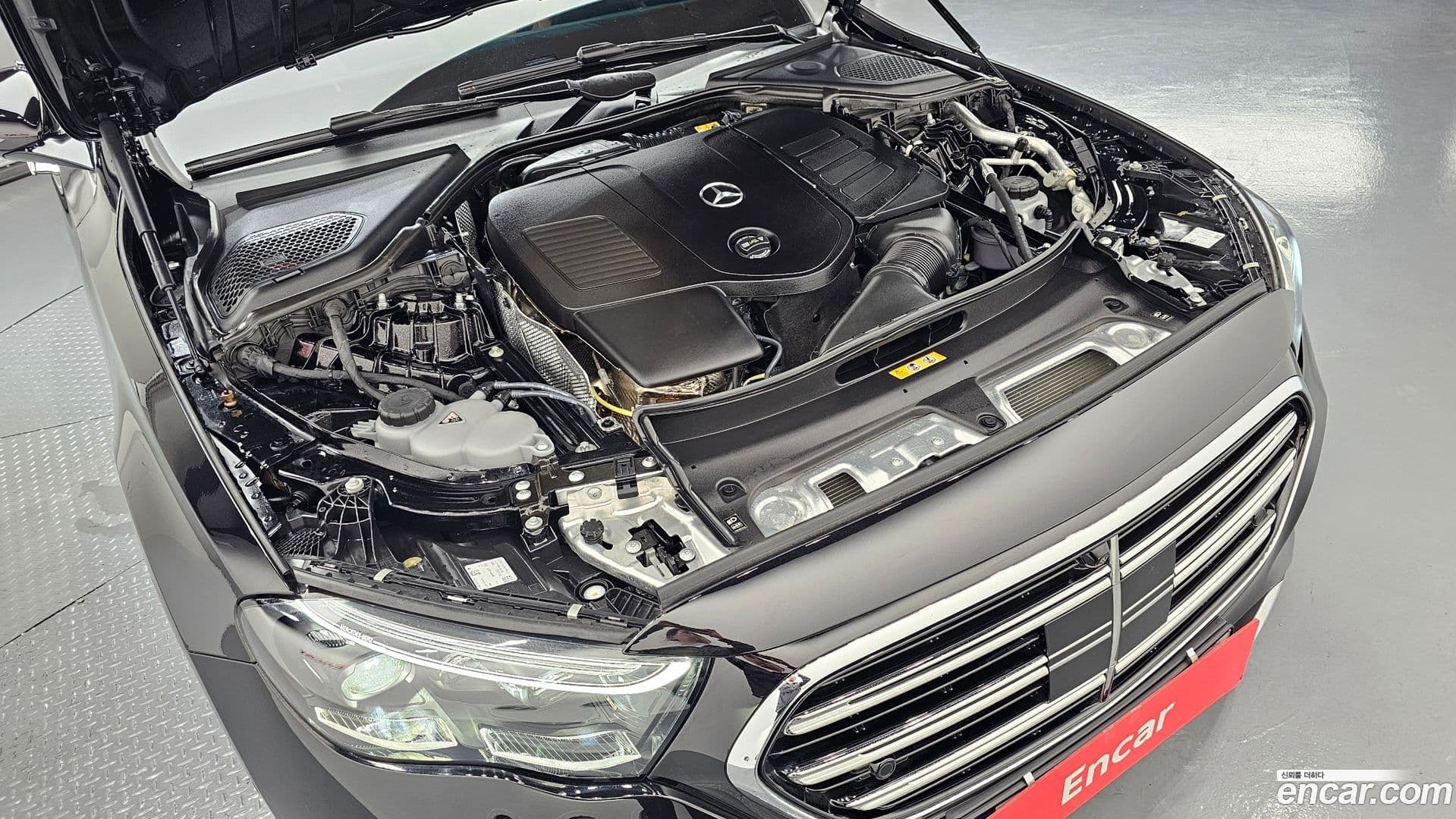 Main__Slider__Photo:E-Class Mercedes-Benz 2024.6-5