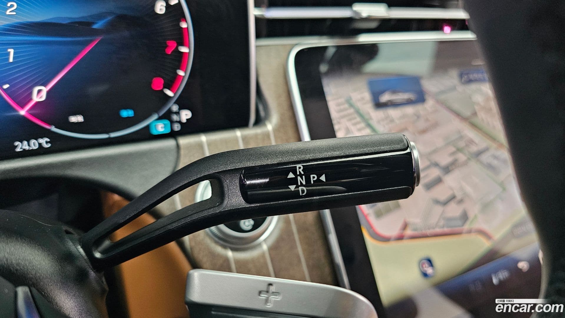 Main__Slider__Photo:E-Class Mercedes-Benz 2024.6-8