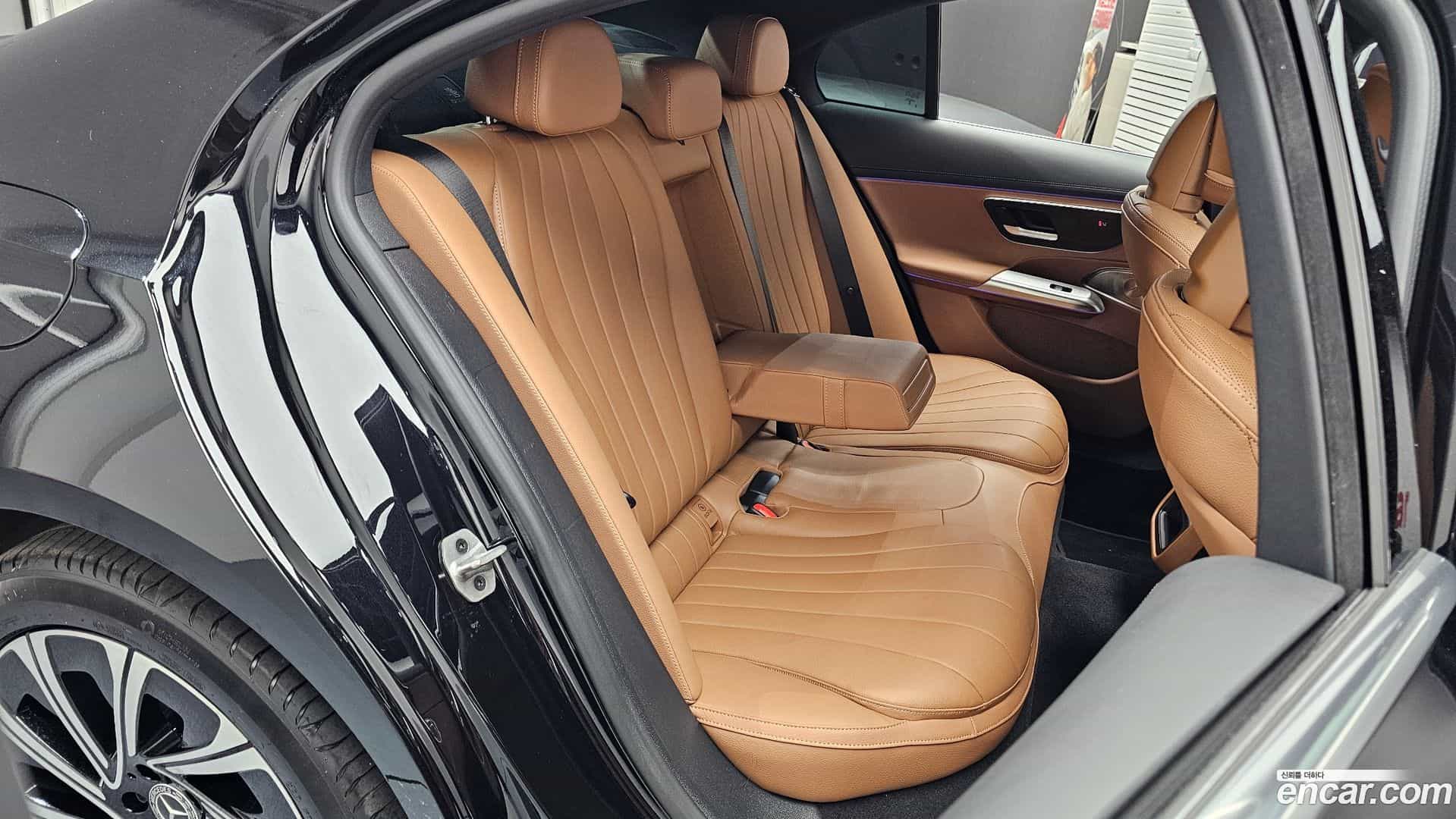 E-Class Mercedes-Benz 2024.6-OPTION-015