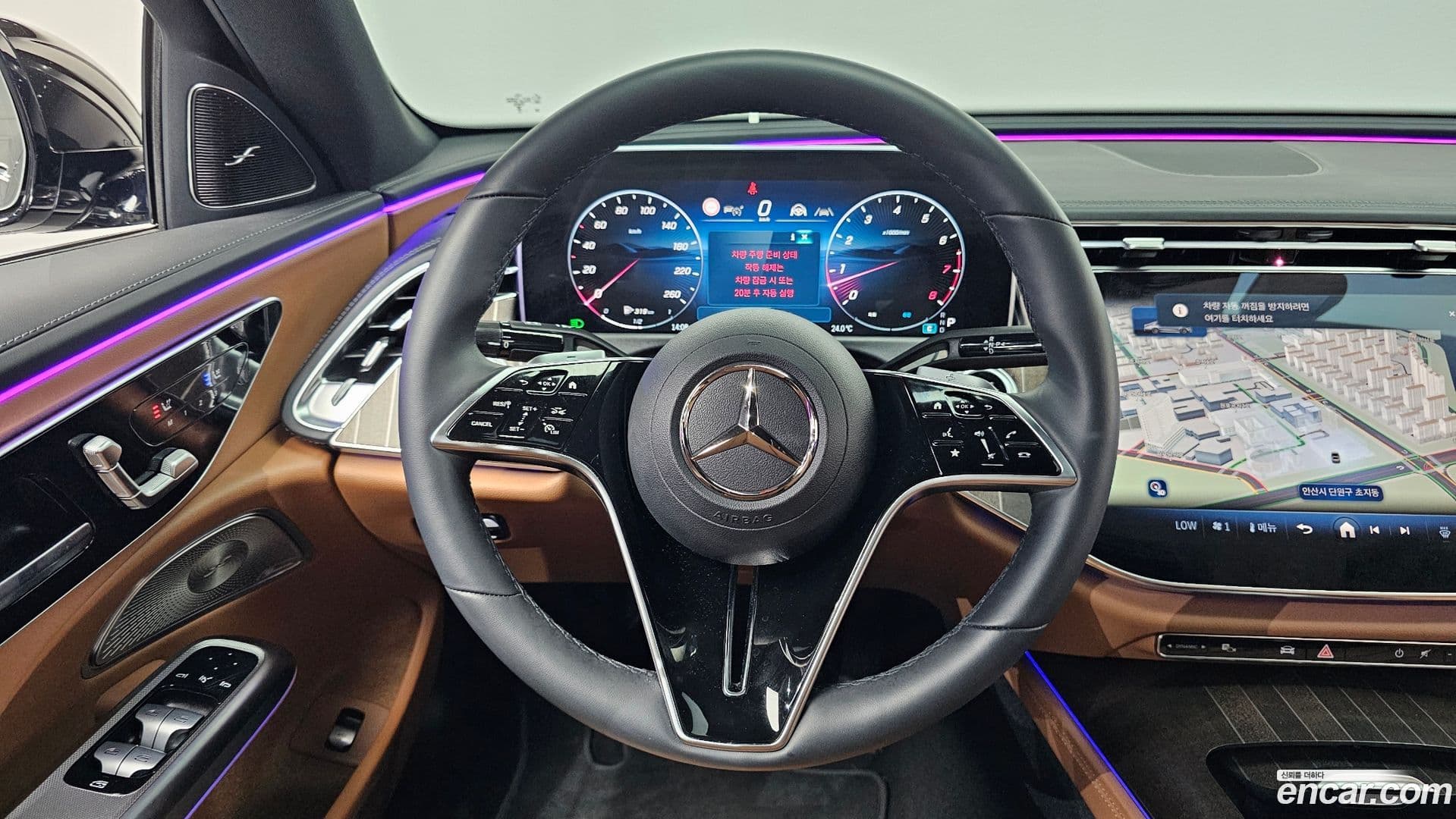 Main__Slider__Photo:E-Class Mercedes-Benz 2024.6-13
