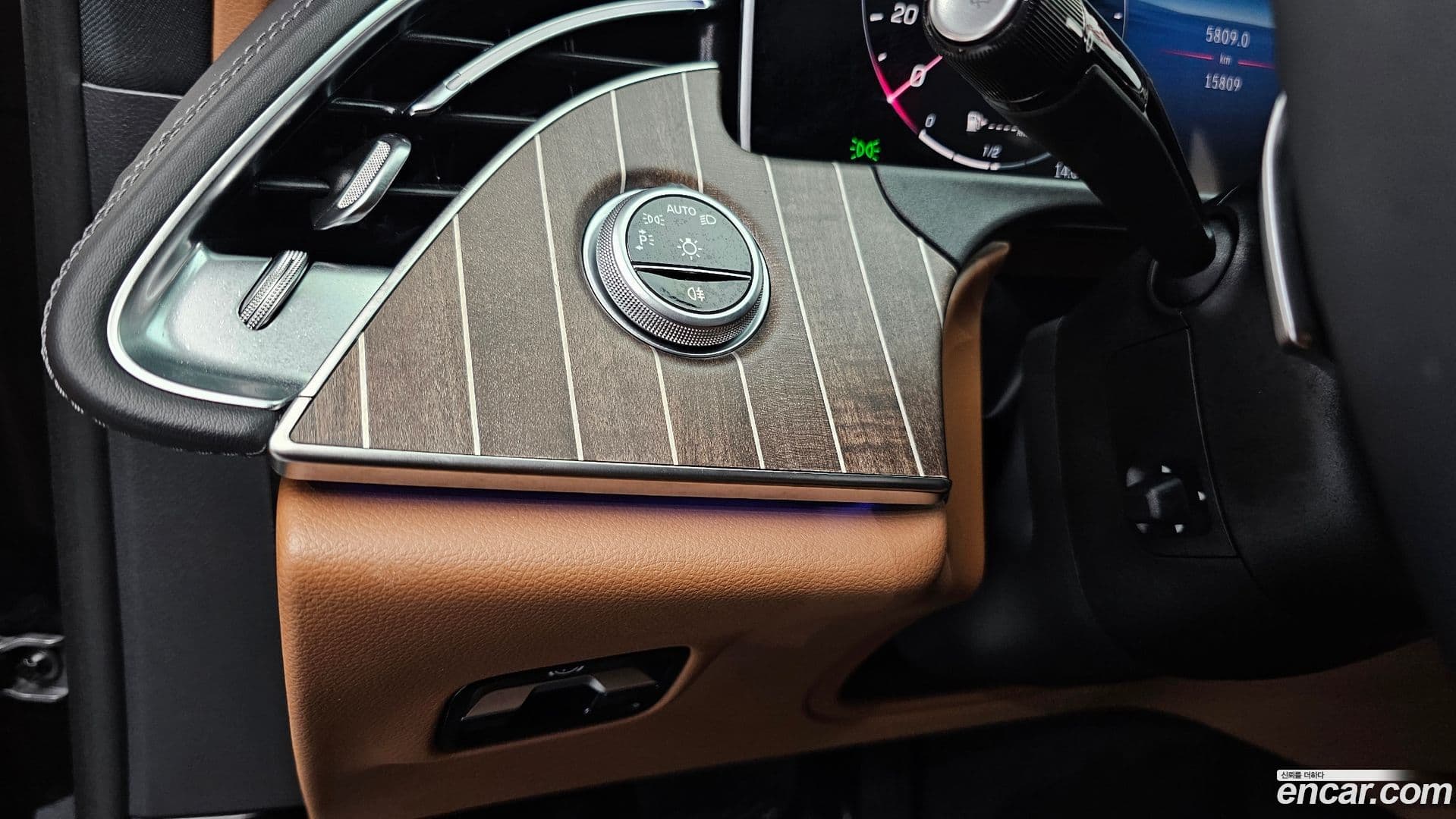 Main__Slider__Photo:E-Class Mercedes-Benz 2024.6-17