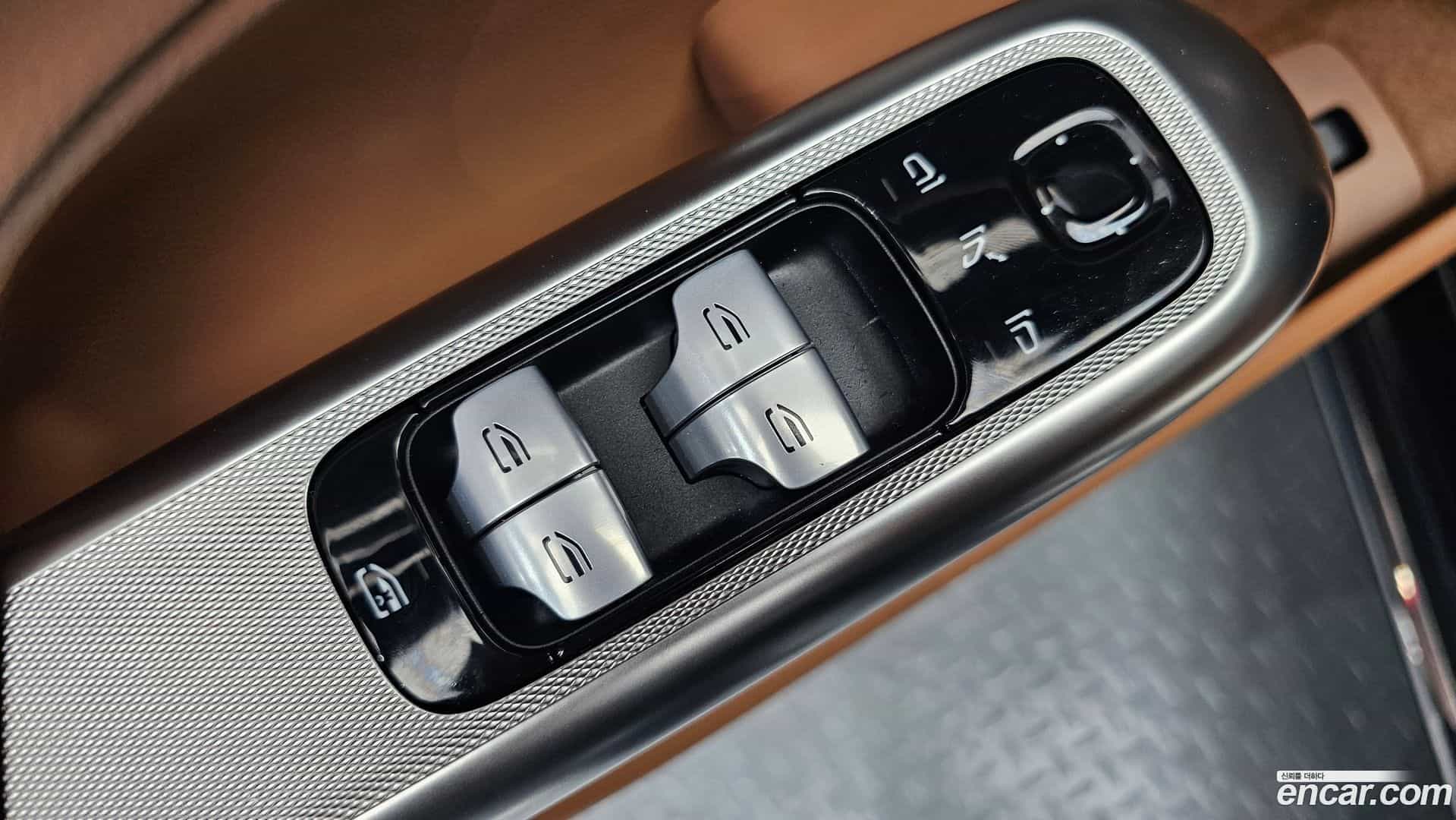 E-Class Mercedes-Benz 2024.6-OPTION-023