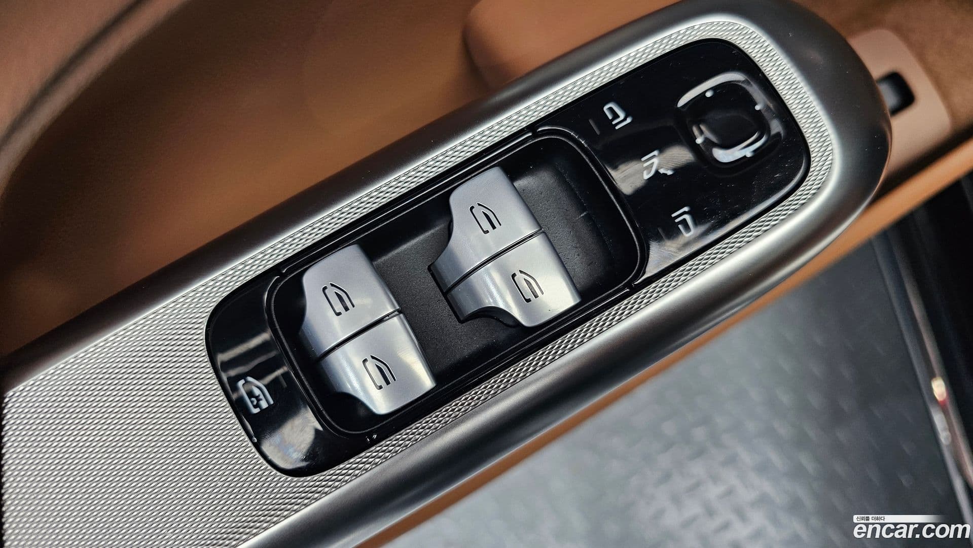 Main__Slider__Photo:E-Class Mercedes-Benz 2024.6-18